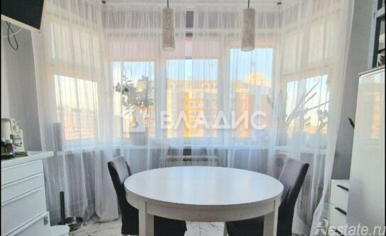 Продажа 2-комн квартиры на вторичном рынке улица Самуила Маршака,  д. 8