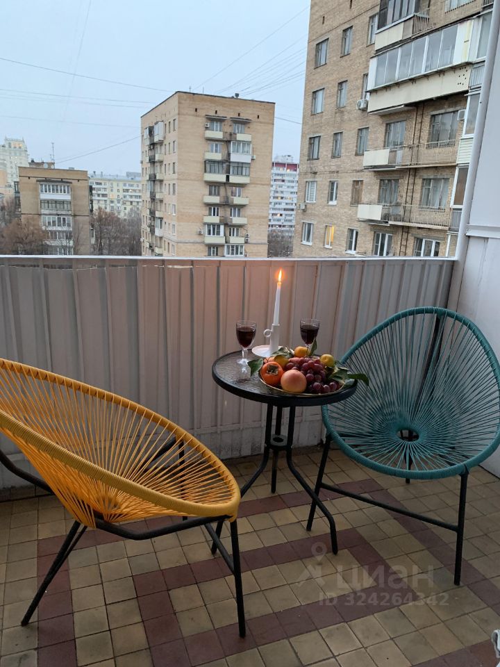 Аренда 2-комн квартиры на вторичном рынке Новоалексеевская улица, 1