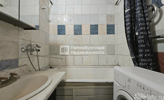 Продажа 2-комн квартиры на вторичном рынке Подвойского ул,  д. 24,  к. 1