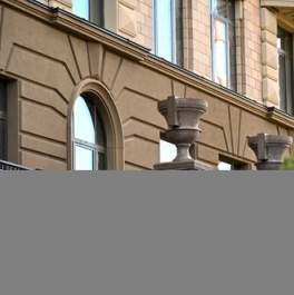 Продажа 3-комн квартиры на вторичном рынке улица Маршала Новикова