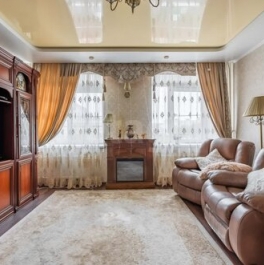 Продажа 3-комн квартиры на вторичном рынке Учительская улица,  д. 18 к3