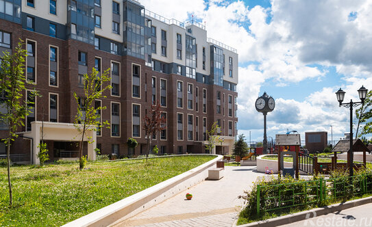 Продажа 1-комн квартиры на вторичном рынке Петергофское ш,  д. 84,  к. 11