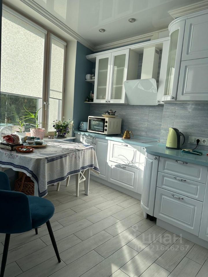 Продажа 3-комн квартиры на вторичном рынке Велтон Парк Новая Сходня мкр, д. Подолино, улица Беговая,  д. 12