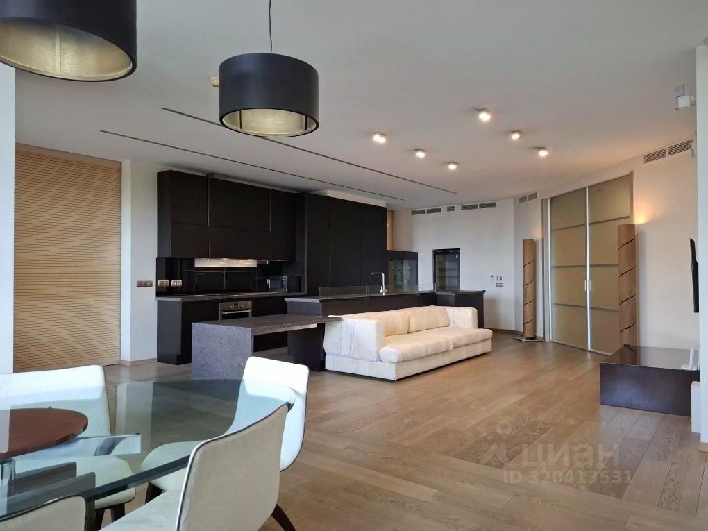 Продажа 4-комн квартиры на вторичном рынке Минская улица, 1ГК2