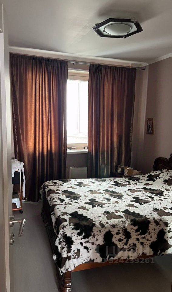 Продажа 3-комн квартиры на вторичном рынке улица Марьинский Парк, 17К2