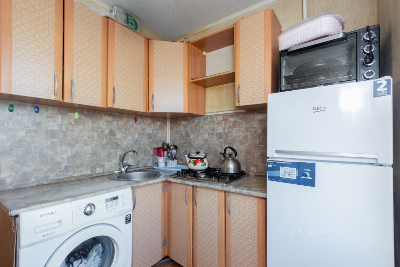 Продажа 2-комн квартиры на вторичном рынке улица Сталеваров, 12К2