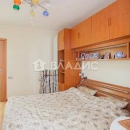Продажа 3-комн квартиры на вторичном рынке Живописная улица,  д. 2