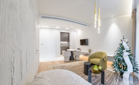 Продажа 2-комн квартиры на вторичном рынке улица Янковского,  д. 1 к2