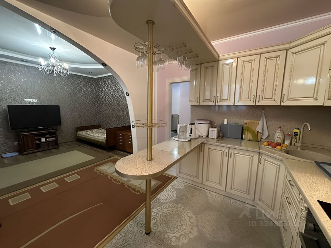 Продажа 3-комн квартиры на вторичном рынке пос. Совхоза имени Ленина, 25