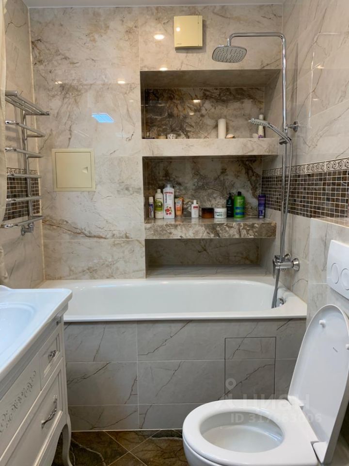 Продажа 3-комн квартиры на вторичном рынке Авиационная улица, 66