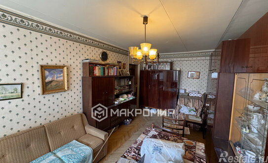 Продажа 2-комн квартиры на вторичном рынке Парковая 8-я ул