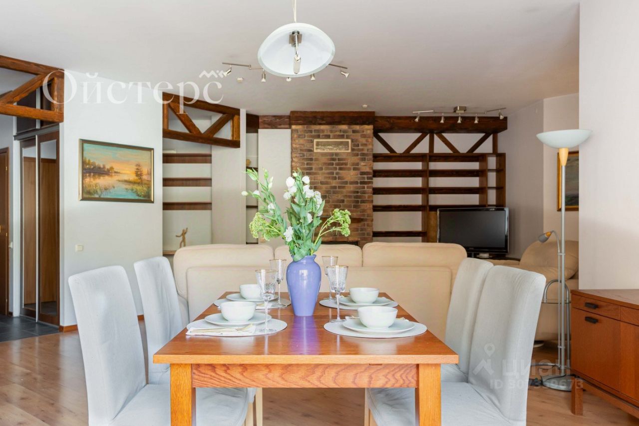 Продажа 3-комн квартиры на вторичном рынке набережная Канала Грибоедова, 89