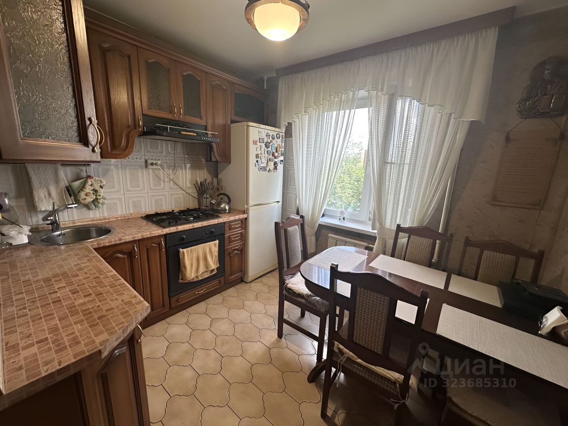 Продажа 2-комн квартиры на вторичном рынке Центральный мкр, улица Корнеева, 44