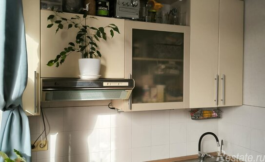 Продажа 1-комн квартиры на вторичном рынке Артековская улица,  д. 1