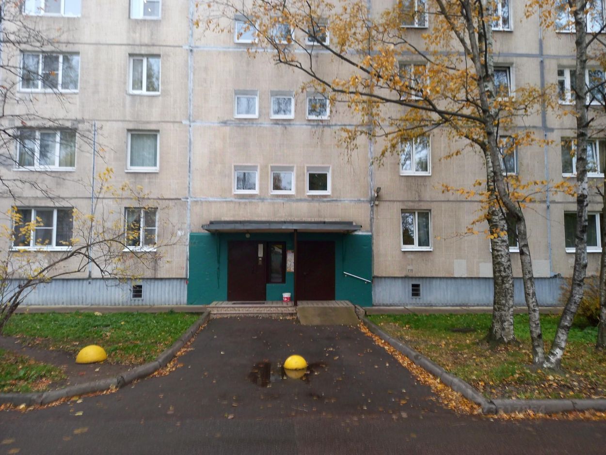 Продажа 3-комн квартиры на вторичном рынке Искровский проспект, 1/13Ж