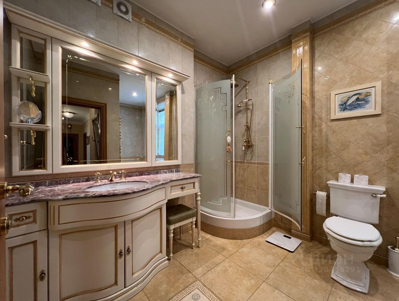 Продажа 3-комн квартиры на вторичном рынке набережная Реки Карповки, 23