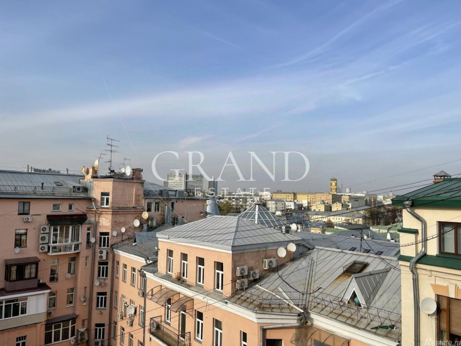 Продажа 5-комн квартиры на вторичном рынке Обыденский 1-й пер,  д. 9/12