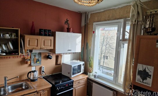 Продажа 1-комн квартиры на вторичном рынке Маршала Захарова ул,  д. 30,  к. 1