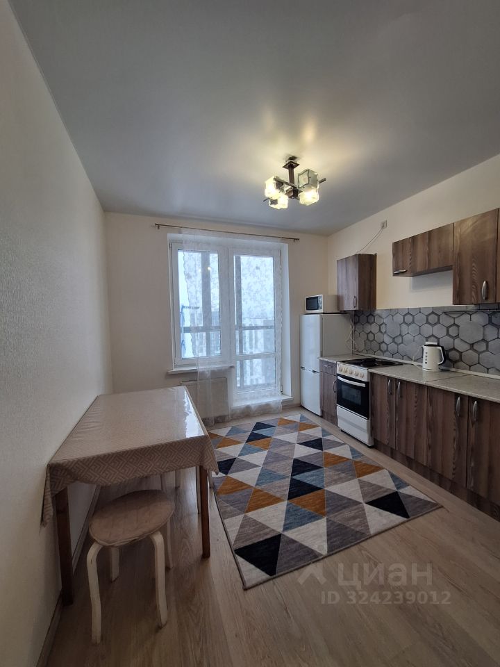 Аренда 1-комн квартиры на вторичном рынке улица 3-я Нововатутинская,  д. 8