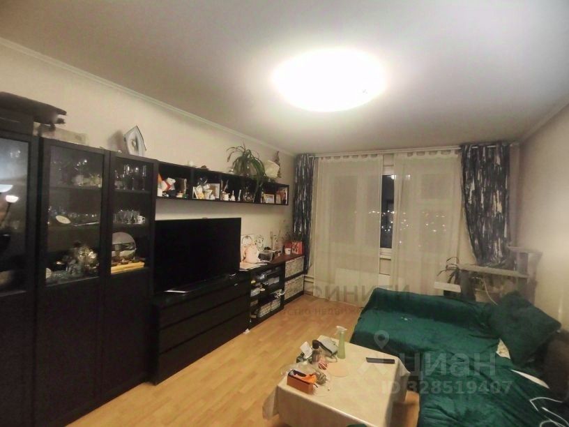 Продажа 2-комн квартиры на вторичном рынке улица Александры Монаховой, 95к1