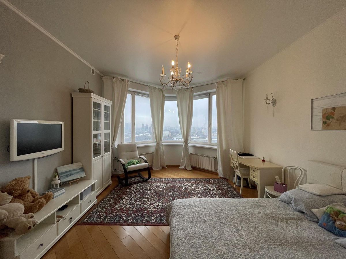 Продажа 3-комн квартиры на вторичном рынке Лодочная улица, 9К1