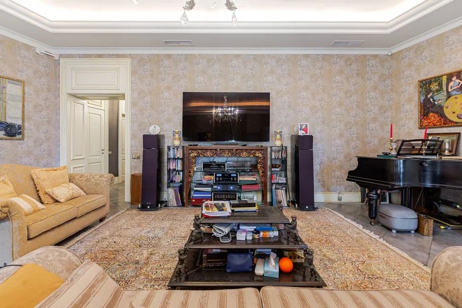 Продажа 4-комн квартиры на вторичном рынке Малый Кисловский переулок, 7