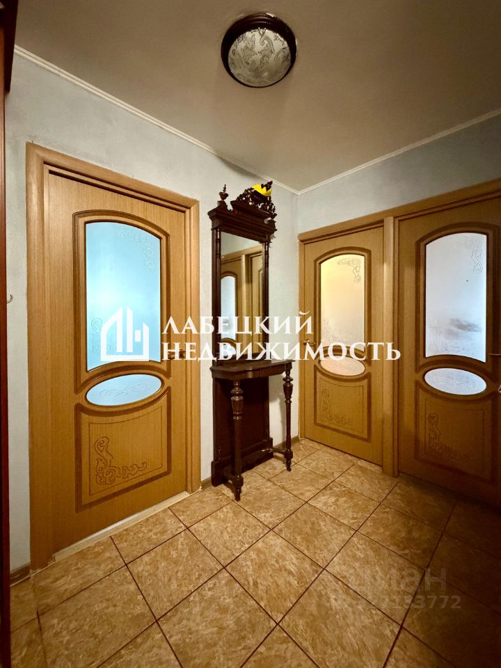Продажа 2-комн квартиры на вторичном рынке Скаковая улица, 13К1