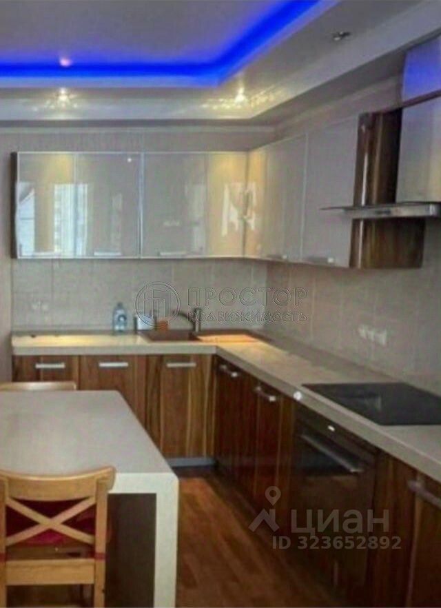 Продажа 3-комн квартиры на вторичном рынке улица Маршала Савицкого, 16