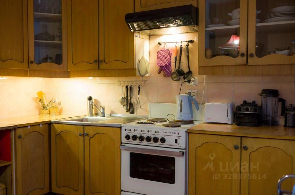 Продажа 3-комн квартиры на вторичном рынке проспект Сизова, 14