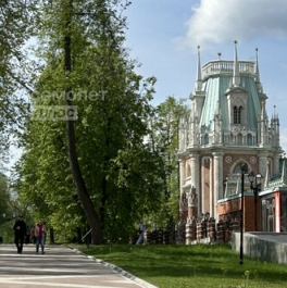 Продажа 3-комн квартиры на вторичном рынке Ясеневая ул,  д. 12 к8