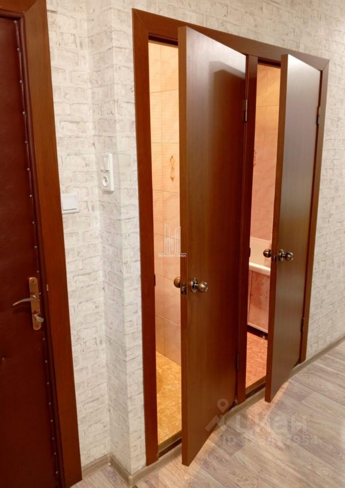 Продажа 3-комн квартиры на вторичном рынке улица Танкиста Хрустицкого, 7