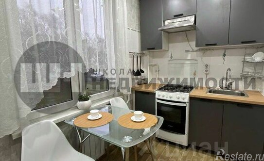 Продажа 2-комн квартиры на вторичном рынке улица Шелгунова,  д. 33 литЖ1