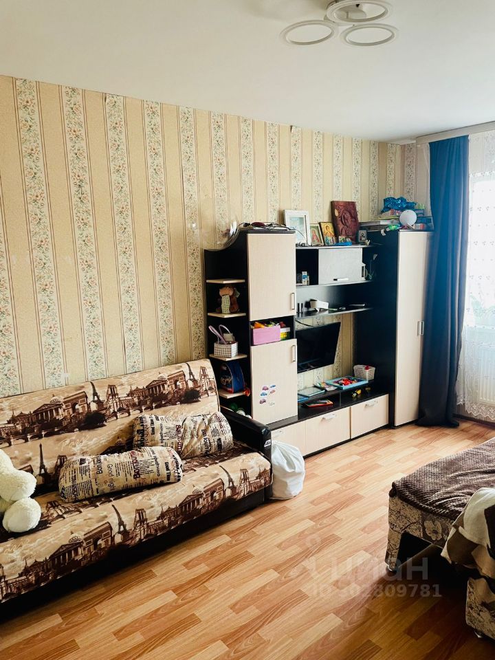 Продажа 2-комн квартиры на вторичном рынке Окраинная улица, 9К