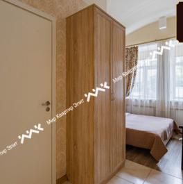 Продажа 5-комн квартиры на вторичном рынке Кадетская линия,  д. 31
