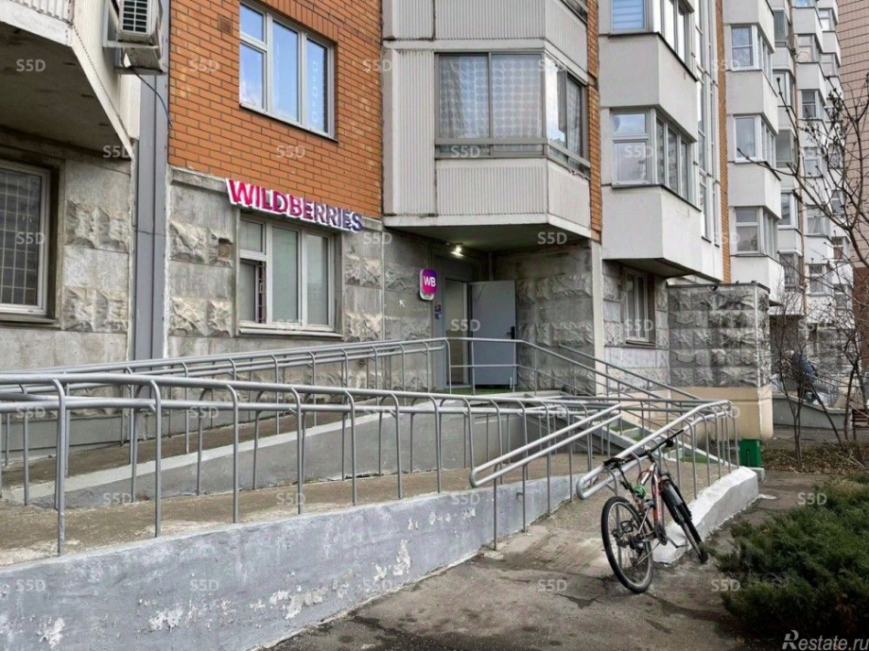Продажа торгового помещения пр-кт Защитников Москвы,  д. 5