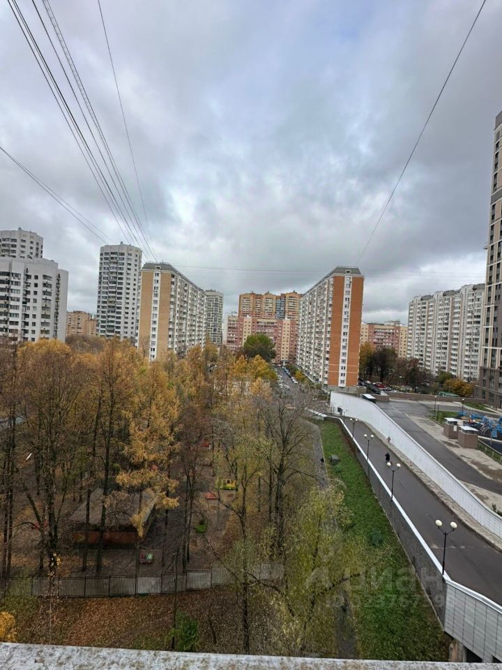 Продажа 2-комн квартиры на вторичном рынке Смольная улица, 47