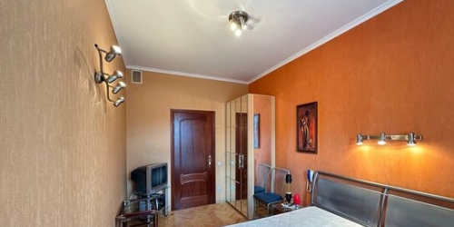 2-комн квартира улица Климашкина,  д. 20