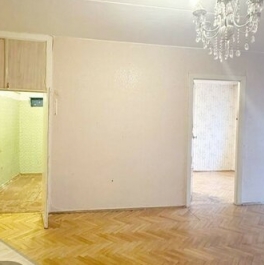 Продажа 2-комн квартиры на вторичном рынке 5-й микрорайон, Советская улица,  д. 4