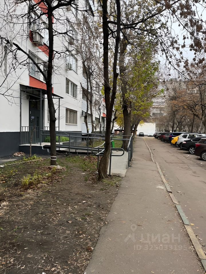 Продажа 2-комн квартиры на вторичном рынке Ставропольская улица, 52К1