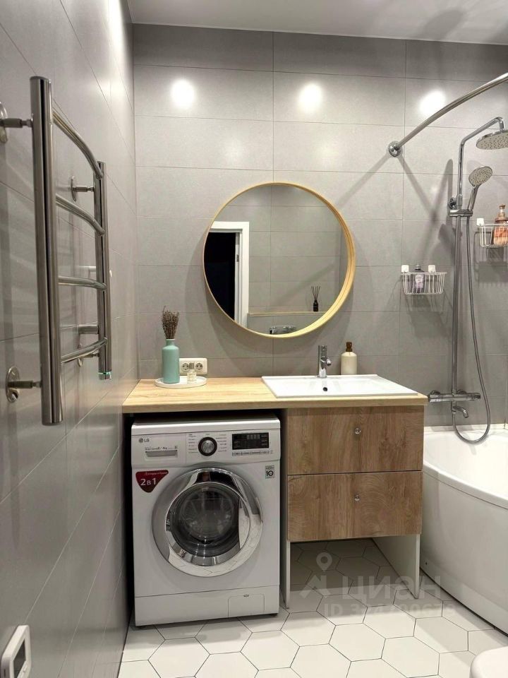 Продажа 2-комн квартиры на вторичном рынке проспект Народного ополчения, 149