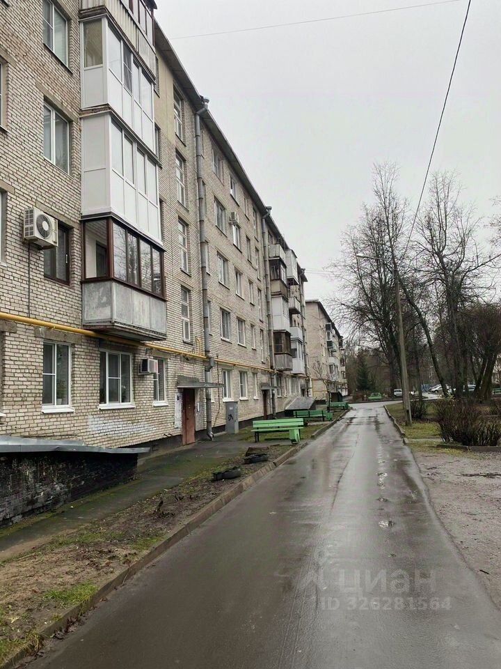 Продажа 1-комн квартиры на вторичном рынке Кириши, Пионерская улица, 9