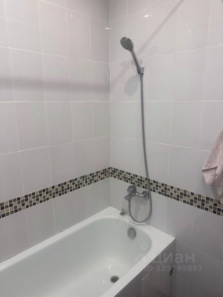 Продажа 1-комн квартиры на вторичном рынке Боброво пгт, улица Лесная, 18к1