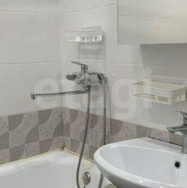 Продажа 3-комн квартиры на вторичном рынке Маршала Захарова ул,  д. 12,  к. 2