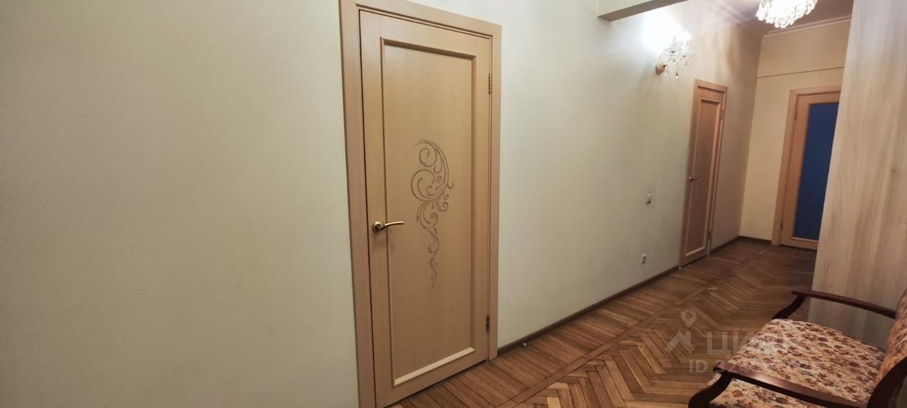 Продажа 3-комн квартиры на вторичном рынке улица Шухова, 18