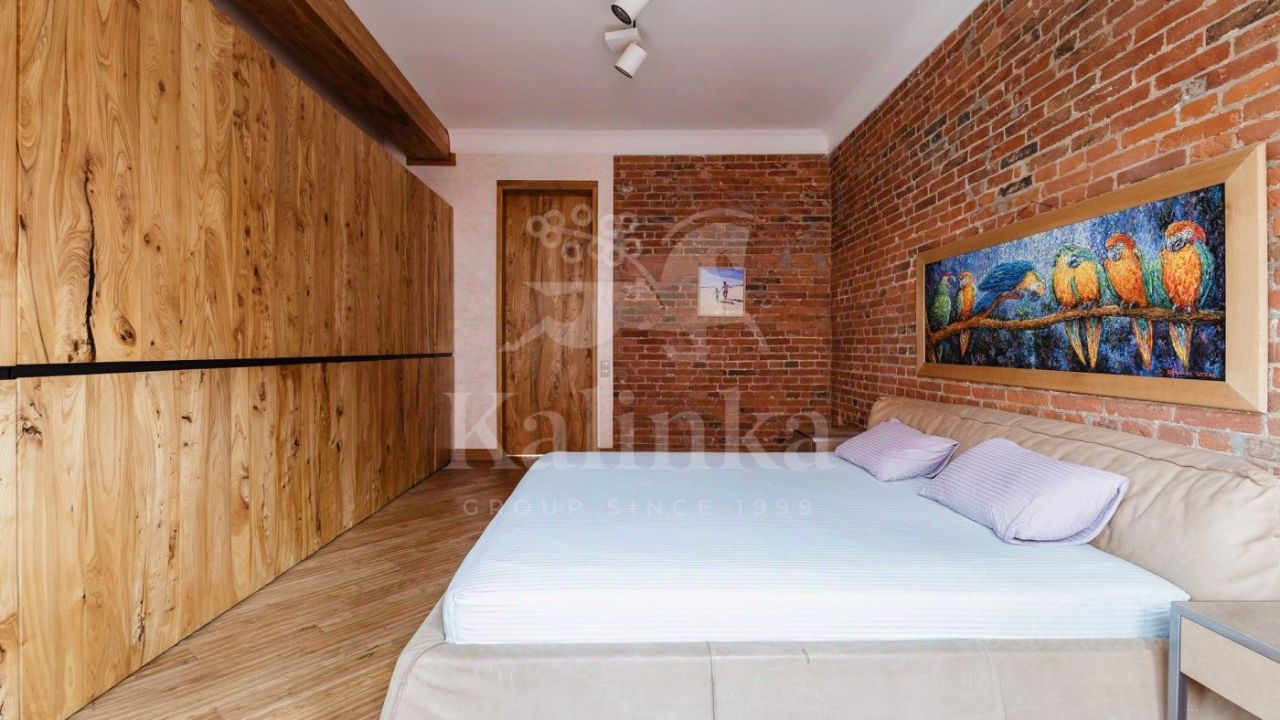 Продажа 3-комн квартиры на вторичном рынке Малая Бронная улица, 30/1