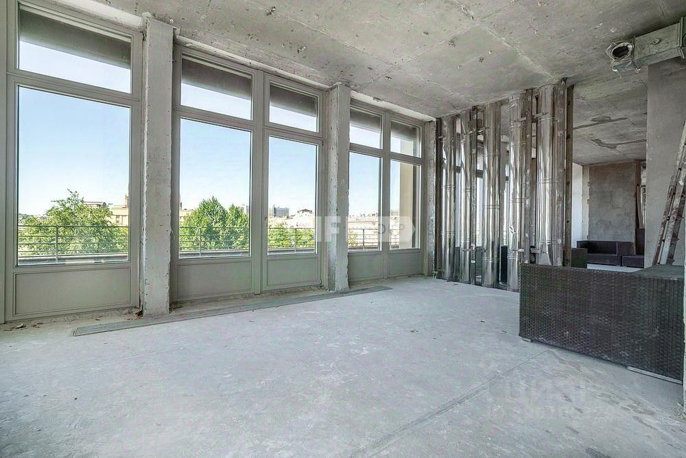 Продажа 4-комн квартиры на вторичном рынке Большой Левшинский переулок, 11