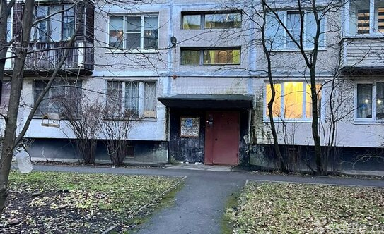 Продажа 2-комн квартиры на вторичном рынке Будапештская улица,  д. 43 к1