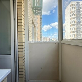 Продажа 3-комн квартиры на вторичном рынке Зенино, Озёрная улица,  д. 1