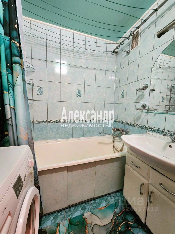 Продажа 3-комн квартиры на вторичном рынке Кириши, проспект Ленина, 48