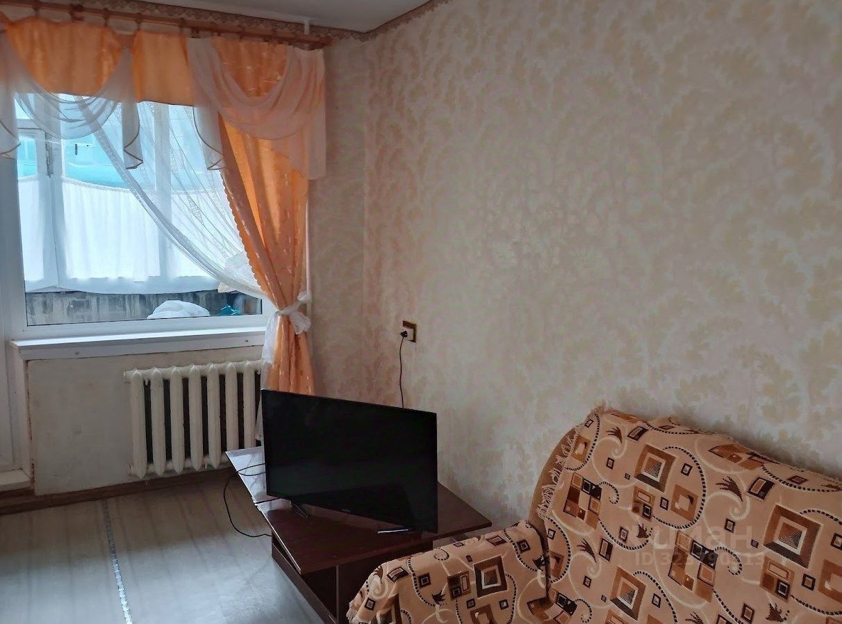 Продажа 2-комн квартиры на вторичном рынке д. Выскатка, улица Садовая, 20